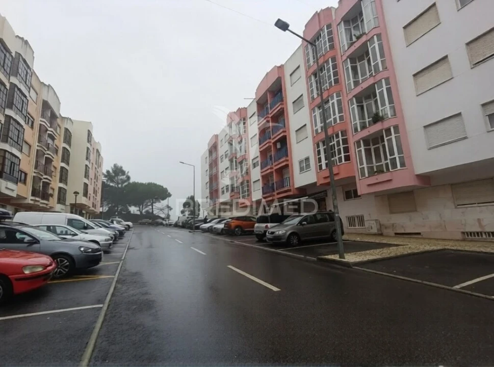 Loja para Venda em Cacém e São Marcos Foto 1