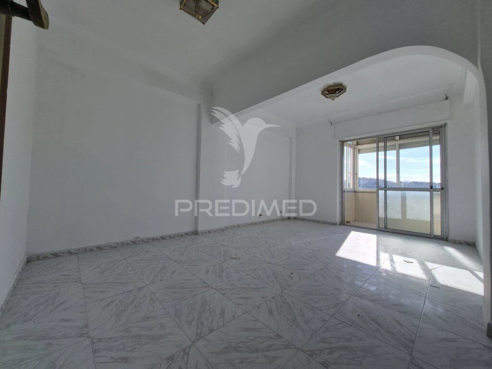 Apartamento T2 para Venda em Agualva e Mira-Sintra Foto 1