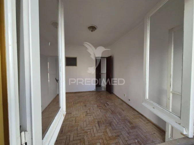 Apartamento T2 para Venda em Agualva e Mira-Sintra Foto 9