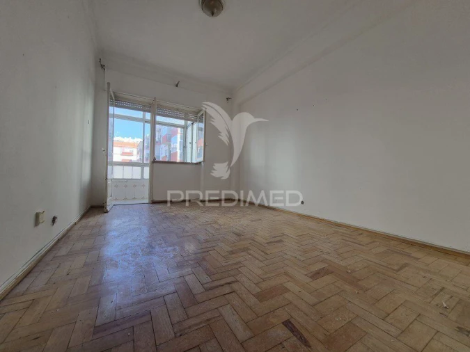 Apartamento T2 para Venda em Agualva e Mira-Sintra Foto 6