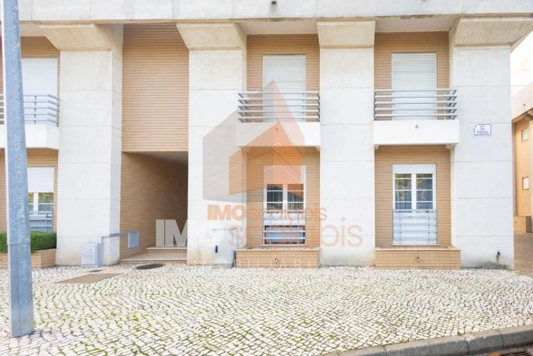 Apartamento T3 para Venda em Almeirim Foto 2