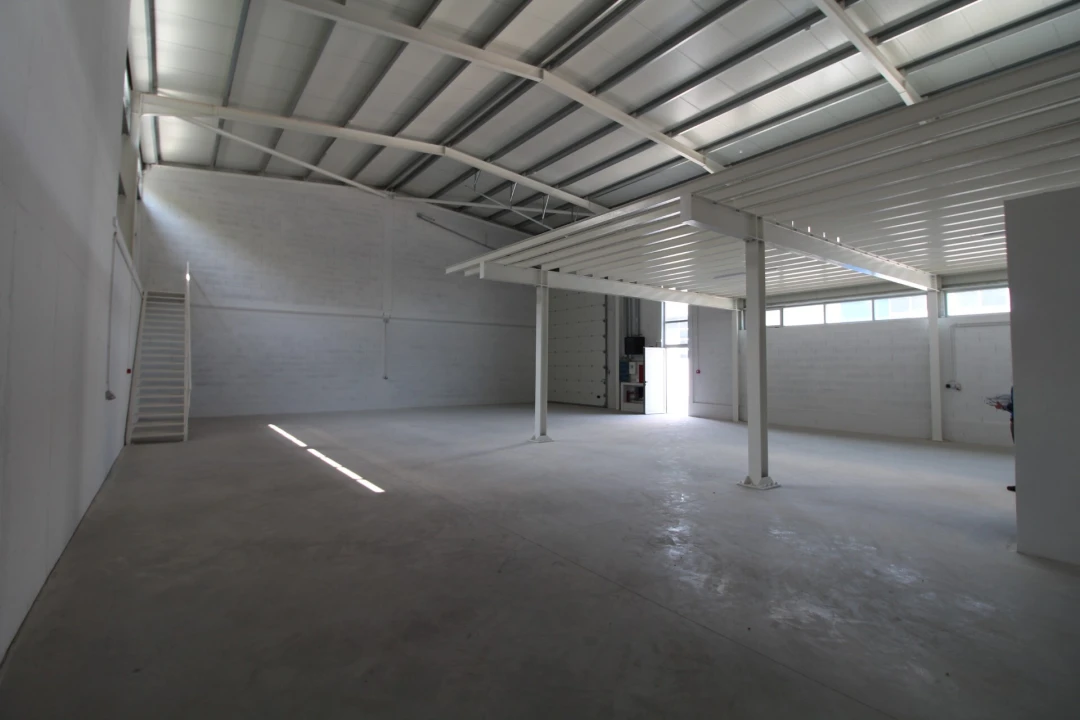 Armazém para Arrendamento em Azurem Foto 4