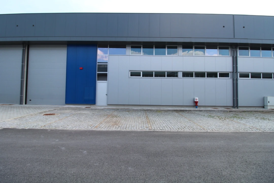 Armazém para Arrendamento em Azurem Foto 1