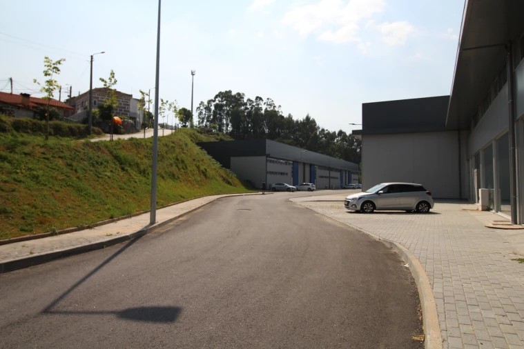 Armazém para Arrendamento em Azurem Foto 9