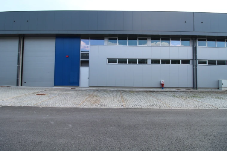 Armazém para Arrendamento em Azurem Foto 1