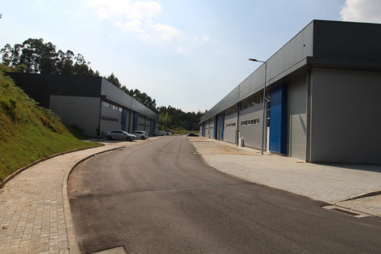 Armazém para Arrendamento em Azurem Foto 11