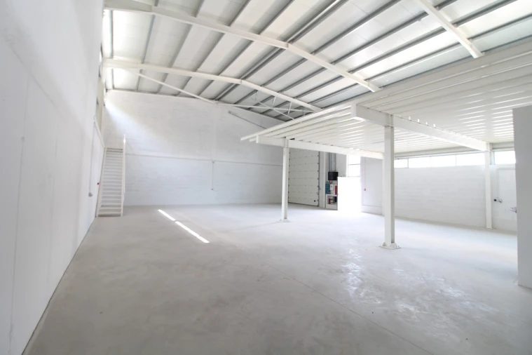 Armazém para Arrendamento em Azurem Foto 3