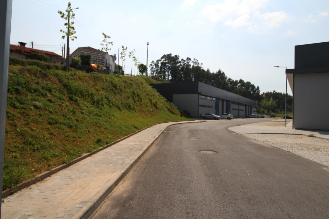 Armazém para Arrendamento em Azurem Foto 10