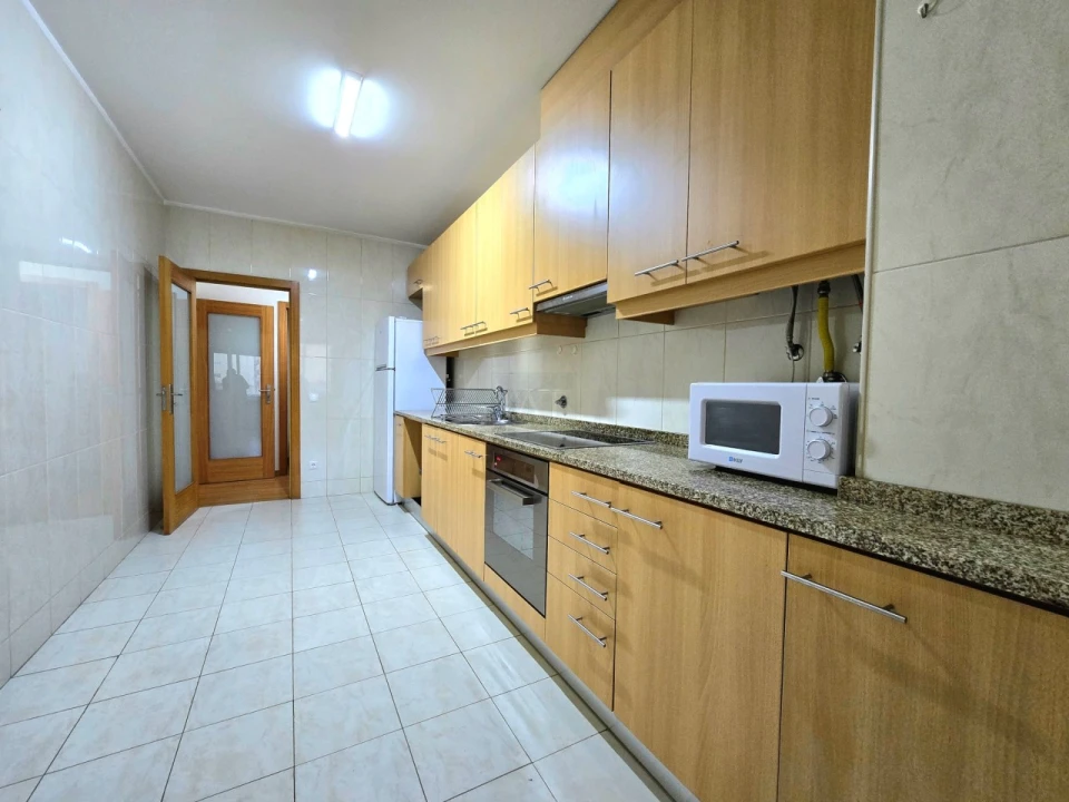 Apartamento T1 para Arrendamento em Vila Nova de Famalicão e Calendário Foto 4
