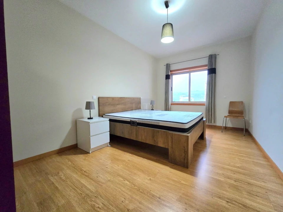 Apartamento T1 para Arrendamento em Vila Nova de Famalicão e Calendário Foto 5