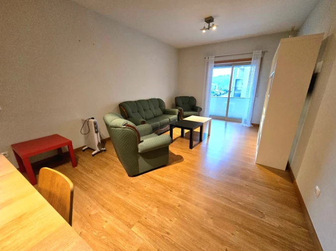 Apartamento T1 para Arrendamento em Vila Nova de Famalicão e Calendário Foto 7