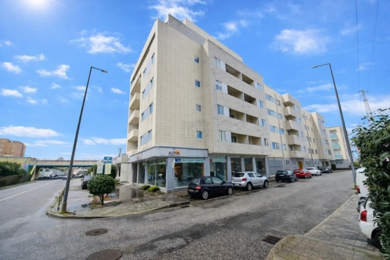 Apartamento T1 para Arrendamento em Vila Nova de Famalicão e Calendário Foto 19