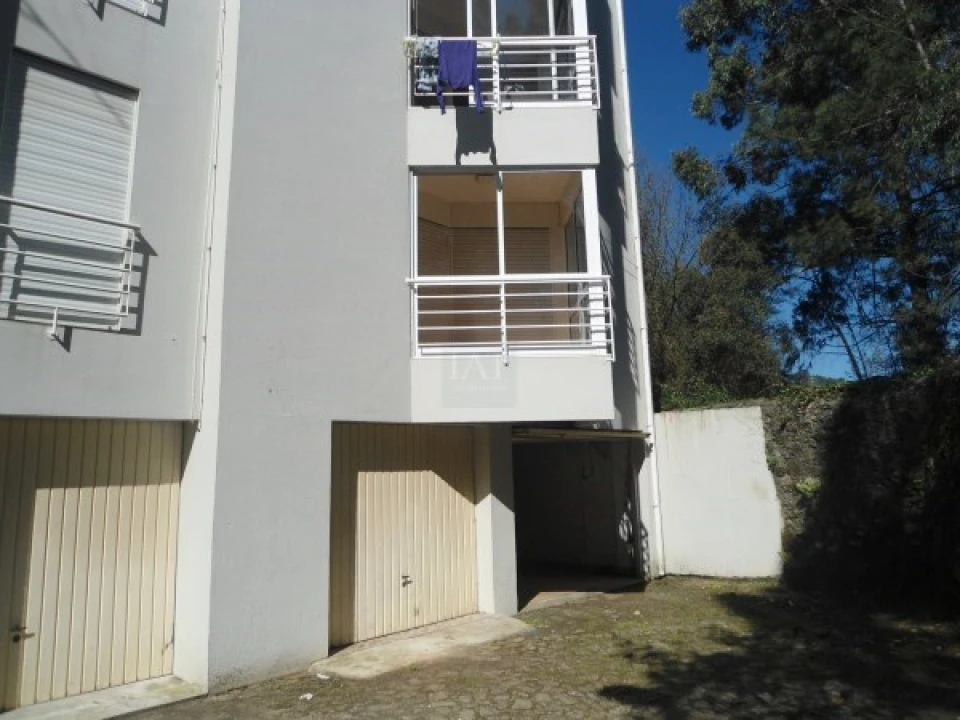 Garagem para Arrendamento em Palmeira de Faro e Curvos Foto 2