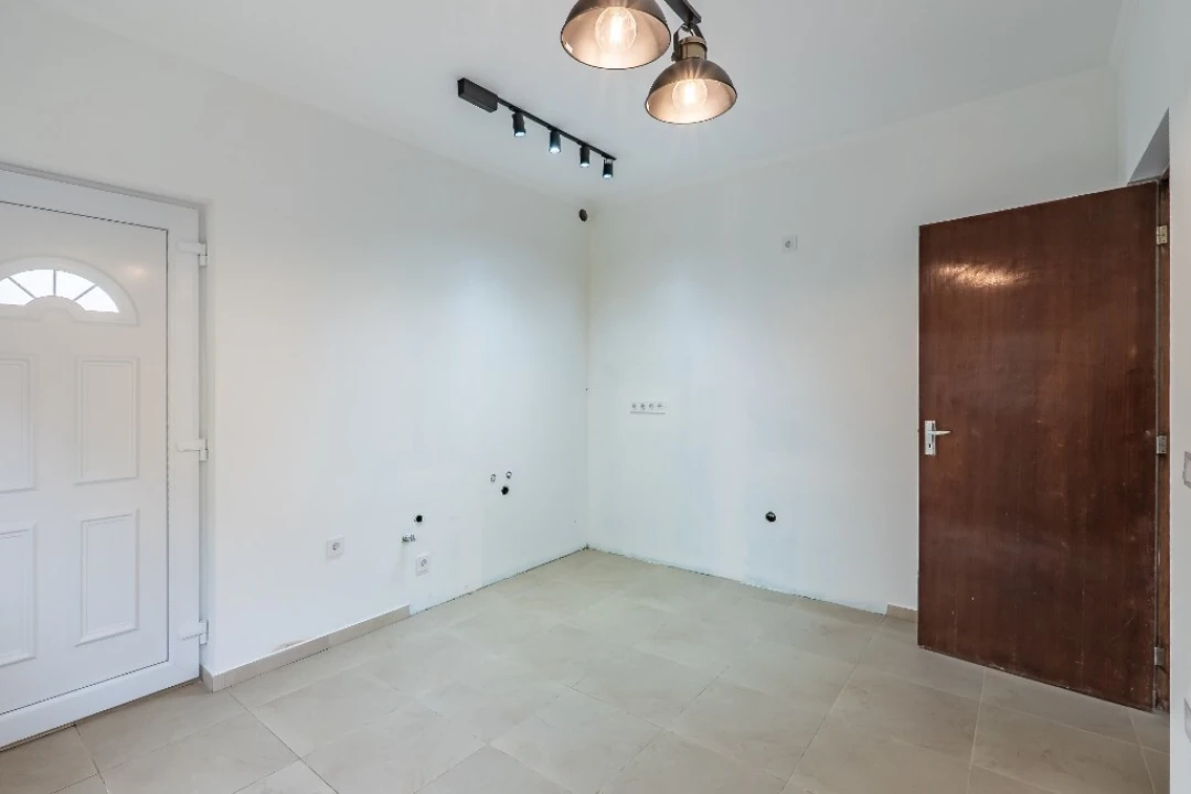 Moradia T2 para Venda em Porto Moniz Foto 6