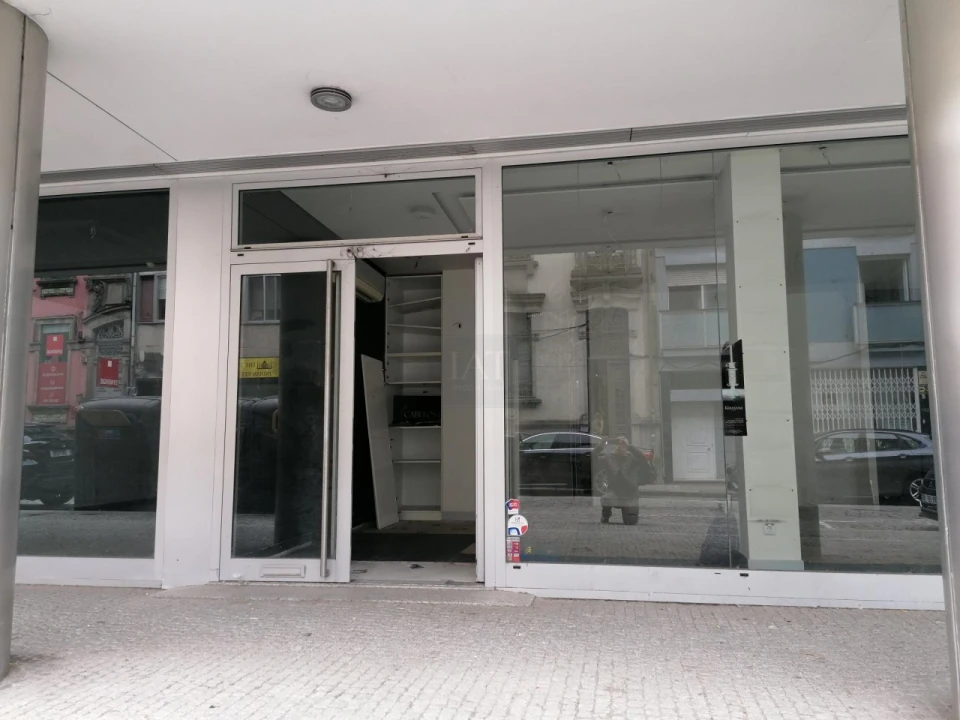 Loja para Arrendamento em Cedofeita, Santo Ildefonso, Sé, Miragaia, São Nicolau e Vitória Foto 1