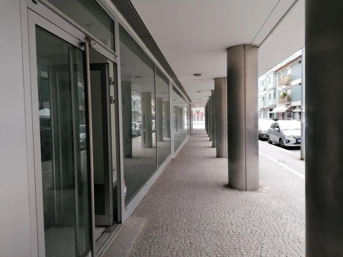 Loja para Arrendamento em Cedofeita, Santo Ildefonso, Sé, Miragaia, São Nicolau e Vitória Foto 3