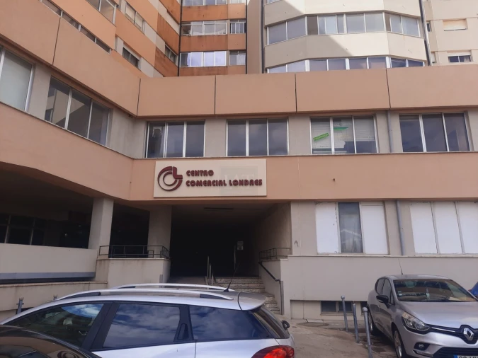 Loja para Arrendamento em São Mamede de Infesta e Senhora da Hora Foto 2