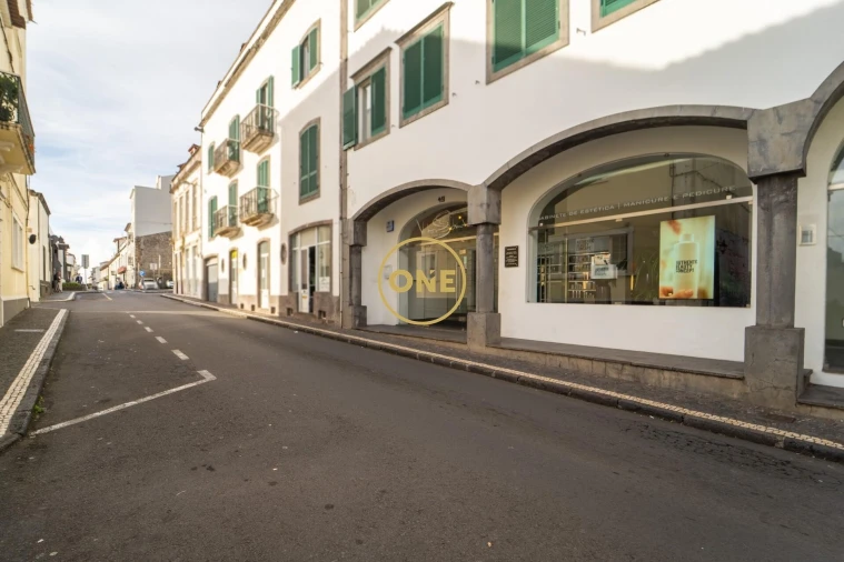 Negócio para Arrendamento em Ponta Delgada (São Pedro) Foto 26