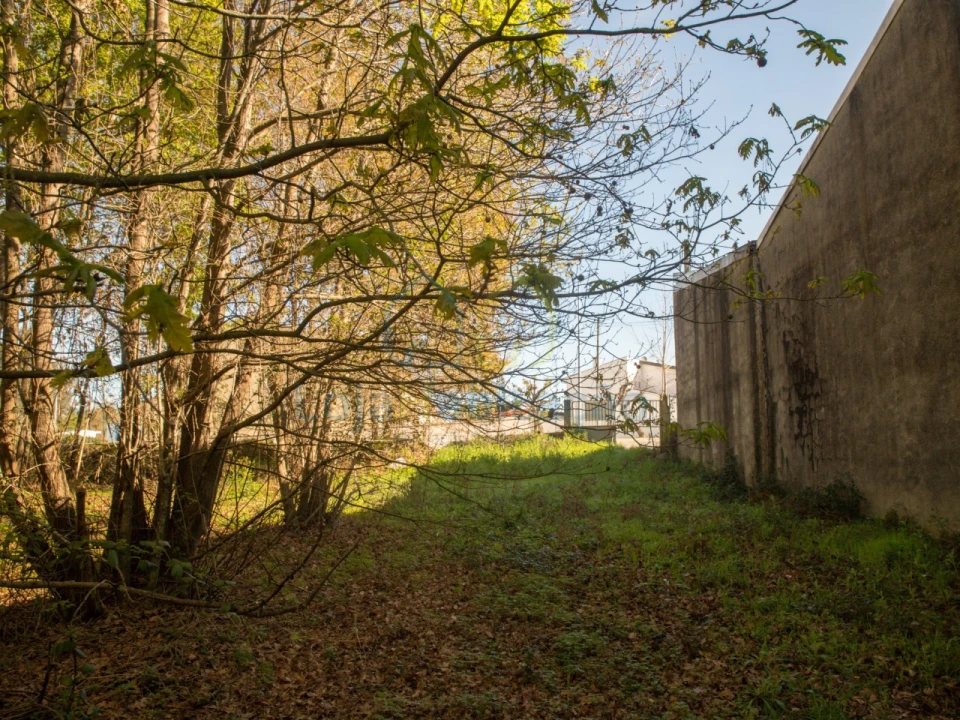 Terreno Comércio / Armazém para Venda em Merelim (São Paio), Panoias e Parada de Tibães Foto 30