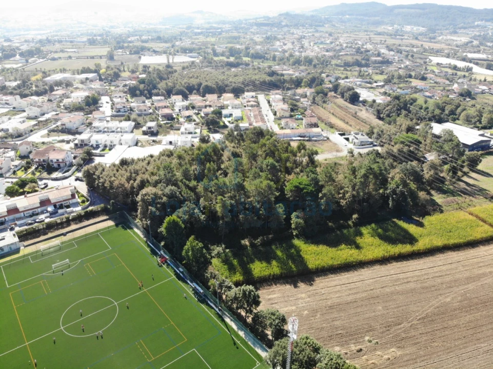 Terreno Comércio / Armazém para Venda em Merelim (São Paio), Panoias e Parada de Tibães Foto 6