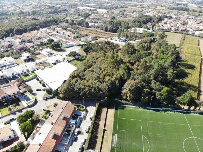 Terreno Comércio / Armazém para Venda em Merelim (São Paio), Panoias e Parada de Tibães Foto 5