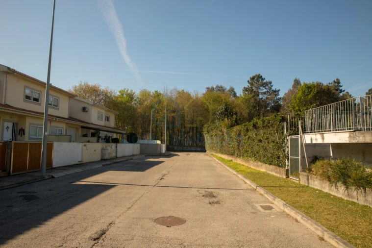 Terreno para Venda em Merelim (São Paio), Panoias e Parada de Tibães Foto 4