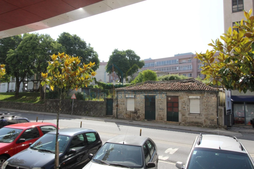 Terreno P/ Prédio para Venda em Braga (Maximinos, Sé e Cividade) Foto 6