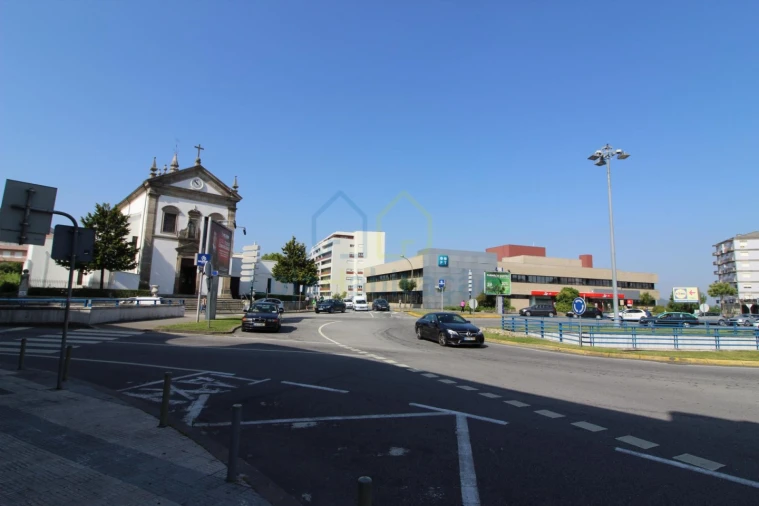 Terreno P/ Prédio para Venda em Braga (Maximinos, Sé e Cividade) Foto 4