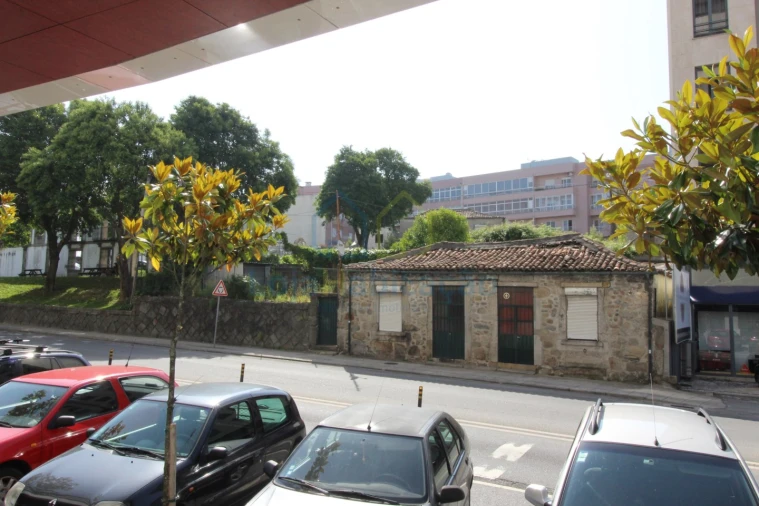 Terreno P/ Prédio para Venda em Braga (Maximinos, Sé e Cividade) Foto 6