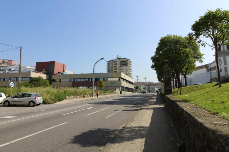 Terreno P/ Prédio para Venda em Braga (Maximinos, Sé e Cividade) Foto 12