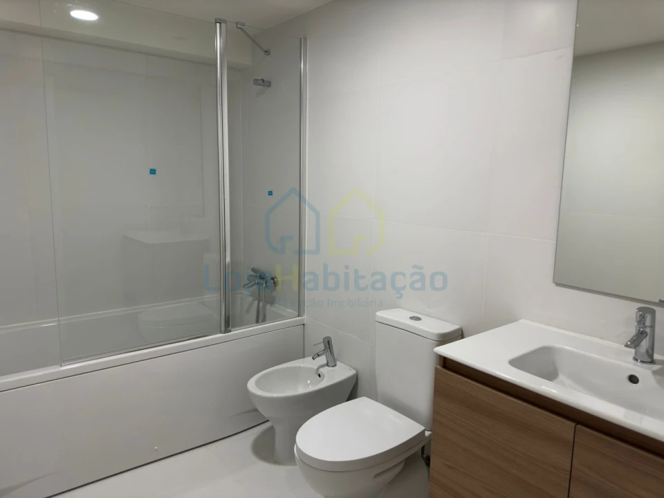 Apartamento T3 para Venda em Vila Nova de Famalicão e Calendário Foto 18