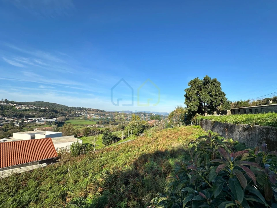 Terreno para Venda em Ferreiros e Gondizalves Foto 2