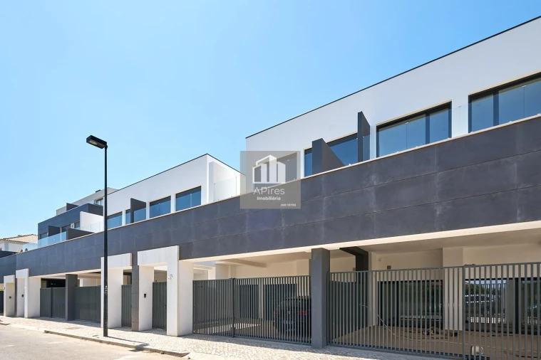 Moradia T4 para Venda em Caparica e Trafaria