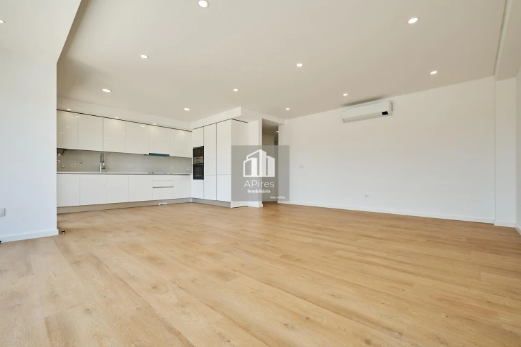 Moradia T4 para Venda em Caparica e Trafaria Foto 5