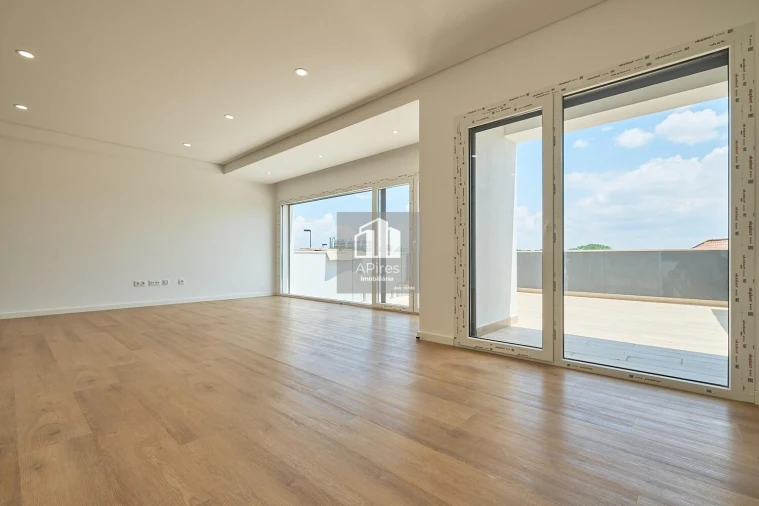 Moradia T4 para Venda em Caparica e Trafaria Foto 4