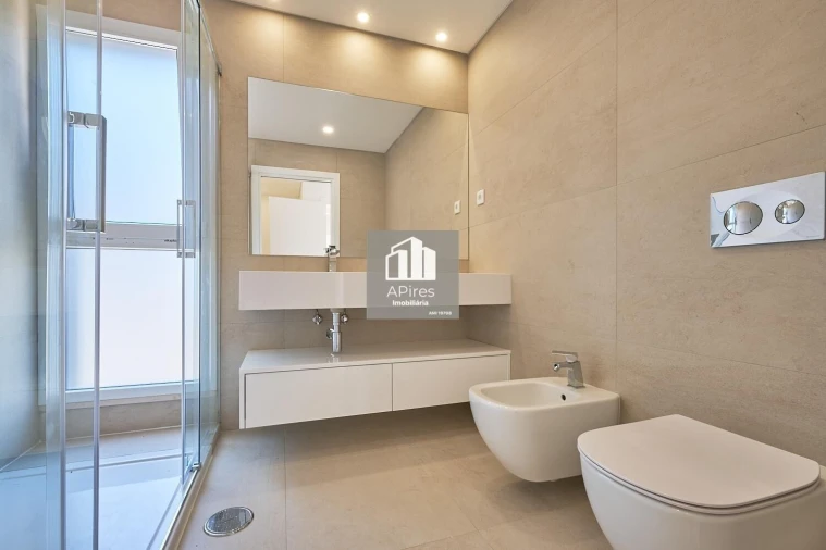 Moradia T4 para Venda em Caparica e Trafaria Foto 23