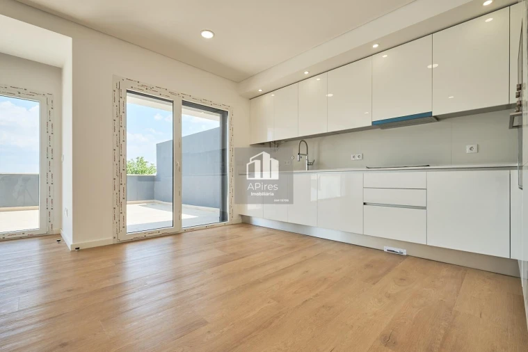 Moradia T4 para Venda em Caparica e Trafaria Foto 6