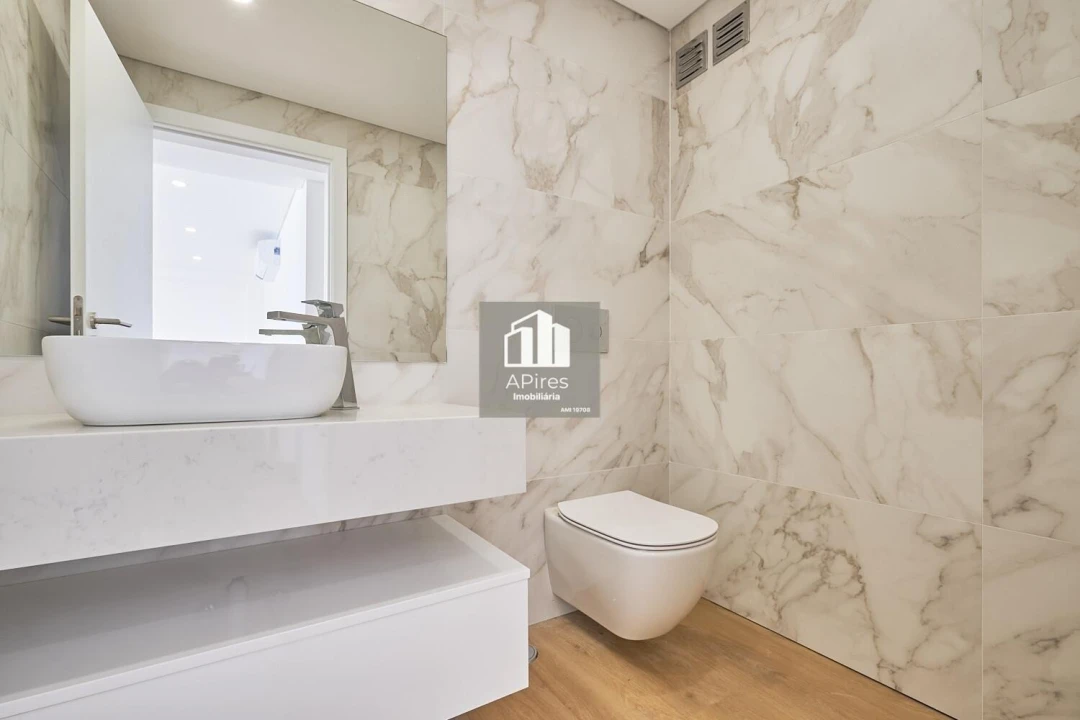 Moradia T4 para Venda em Caparica e Trafaria Foto 17