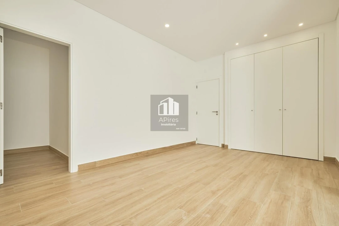 Moradia T4 para Venda em Caparica e Trafaria Foto 18