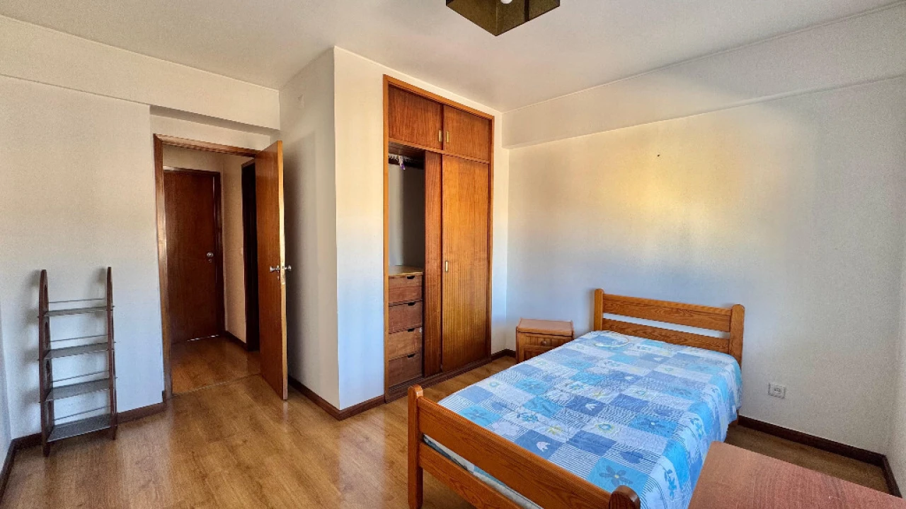 Apartamento T2 para Venda em Santo Antonio dos Olivais Foto 7