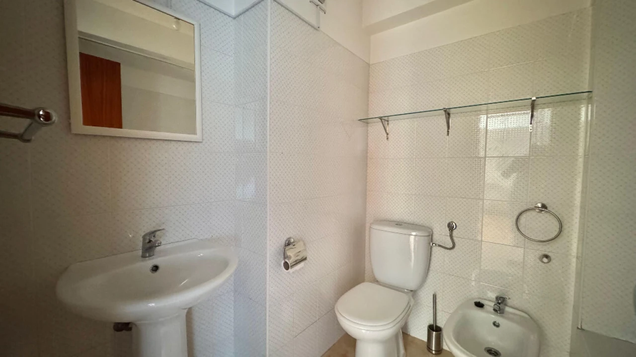Apartamento T2 para Venda em Santo Antonio dos Olivais Foto 8