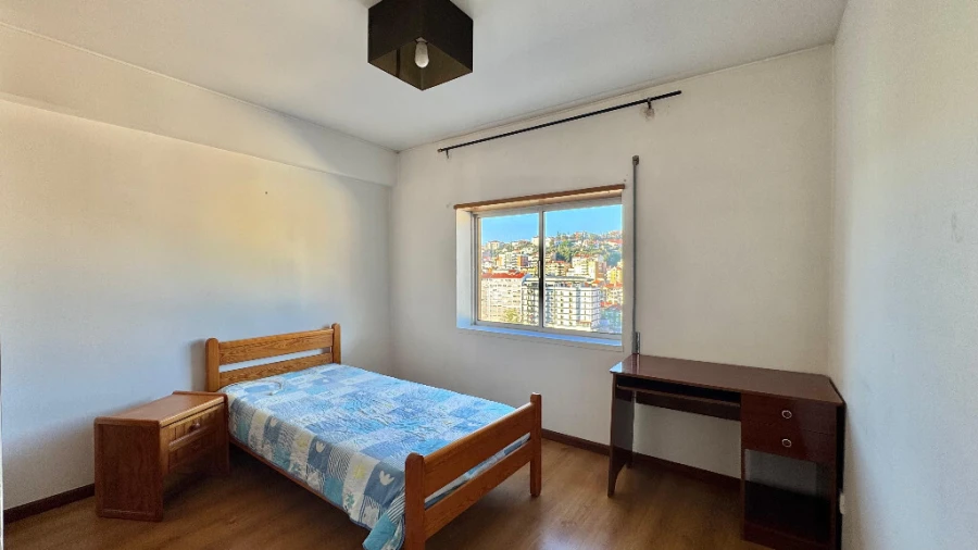 Apartamento T2 para Venda em Santo Antonio dos Olivais Foto 6