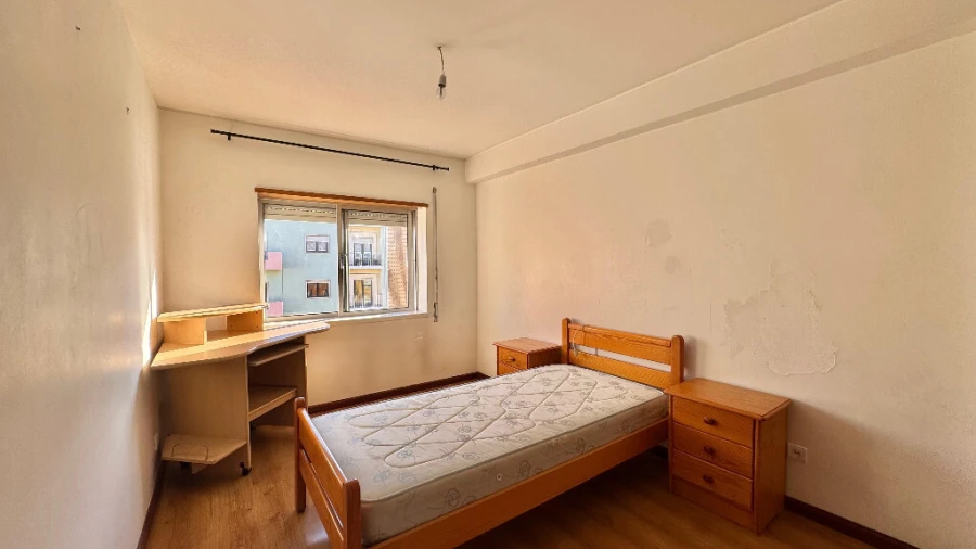 Apartamento T2 para Venda em Santo Antonio dos Olivais Foto 9