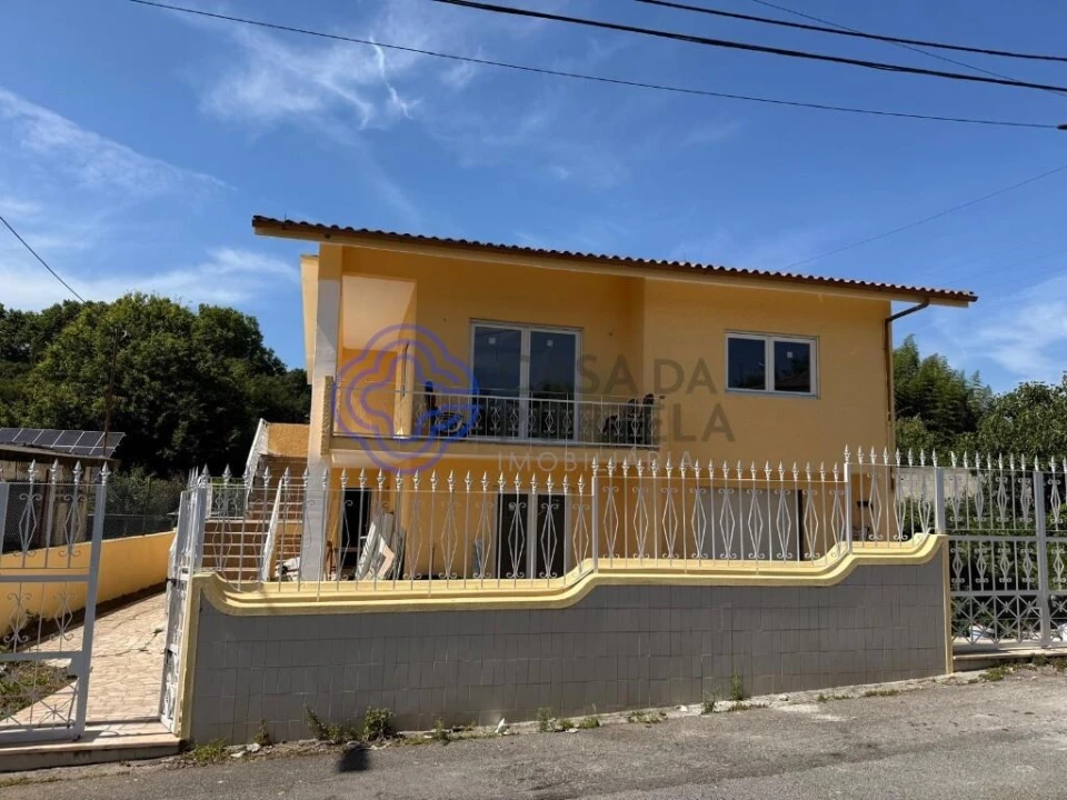 Moradia T3 para Venda em Santa Maria de Lamas Foto 4