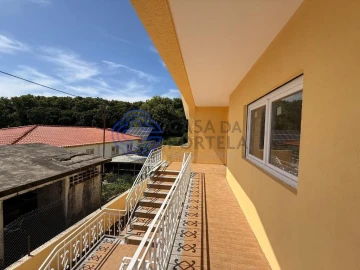 Moradia T3 para Venda em Santa Maria de Lamas