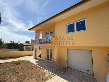 Moradia T3 para Venda em Santa Maria de Lamas
