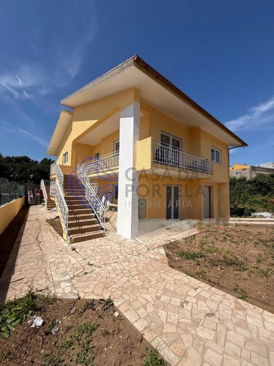 Moradia T3 para Venda em Santa Maria de Lamas Foto 9