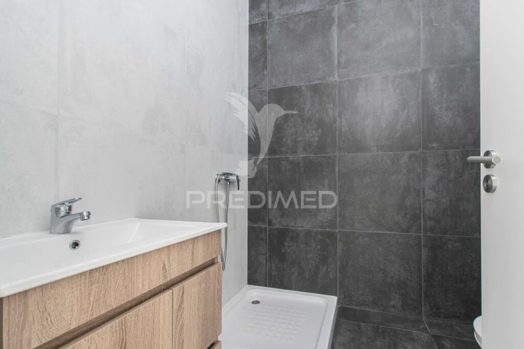 Apartamento T2 para Venda em Azambuja Foto 7