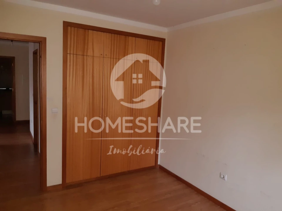 Apartamento T2 para Venda em Campo e Sobrado Foto 8