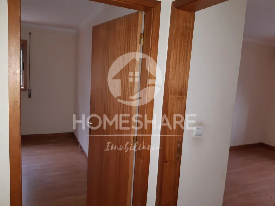 Apartamento T2 para Venda em Campo e Sobrado Foto 9